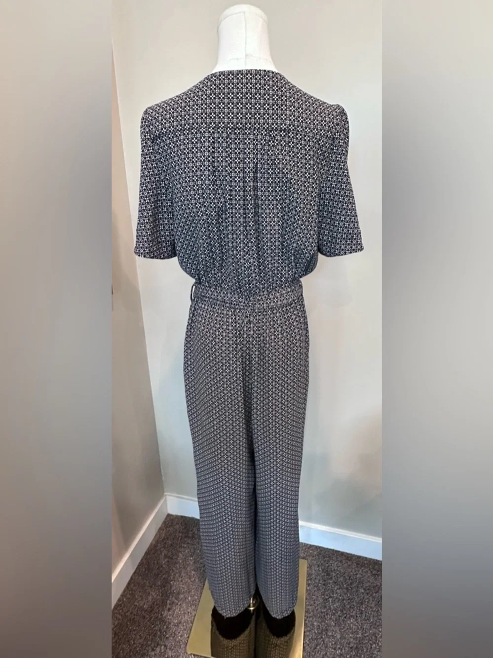 Max Studio Black & White Geometric Spot Print V-Neck Tie Waist Jumpsuit M - Picture 5 of 7